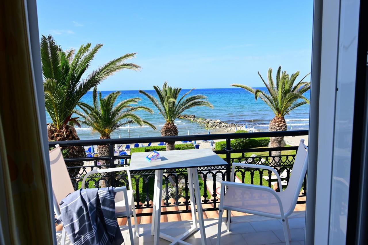 Nadia'S Studios & Apartments In Argasi, Sea-View Exteriör bild